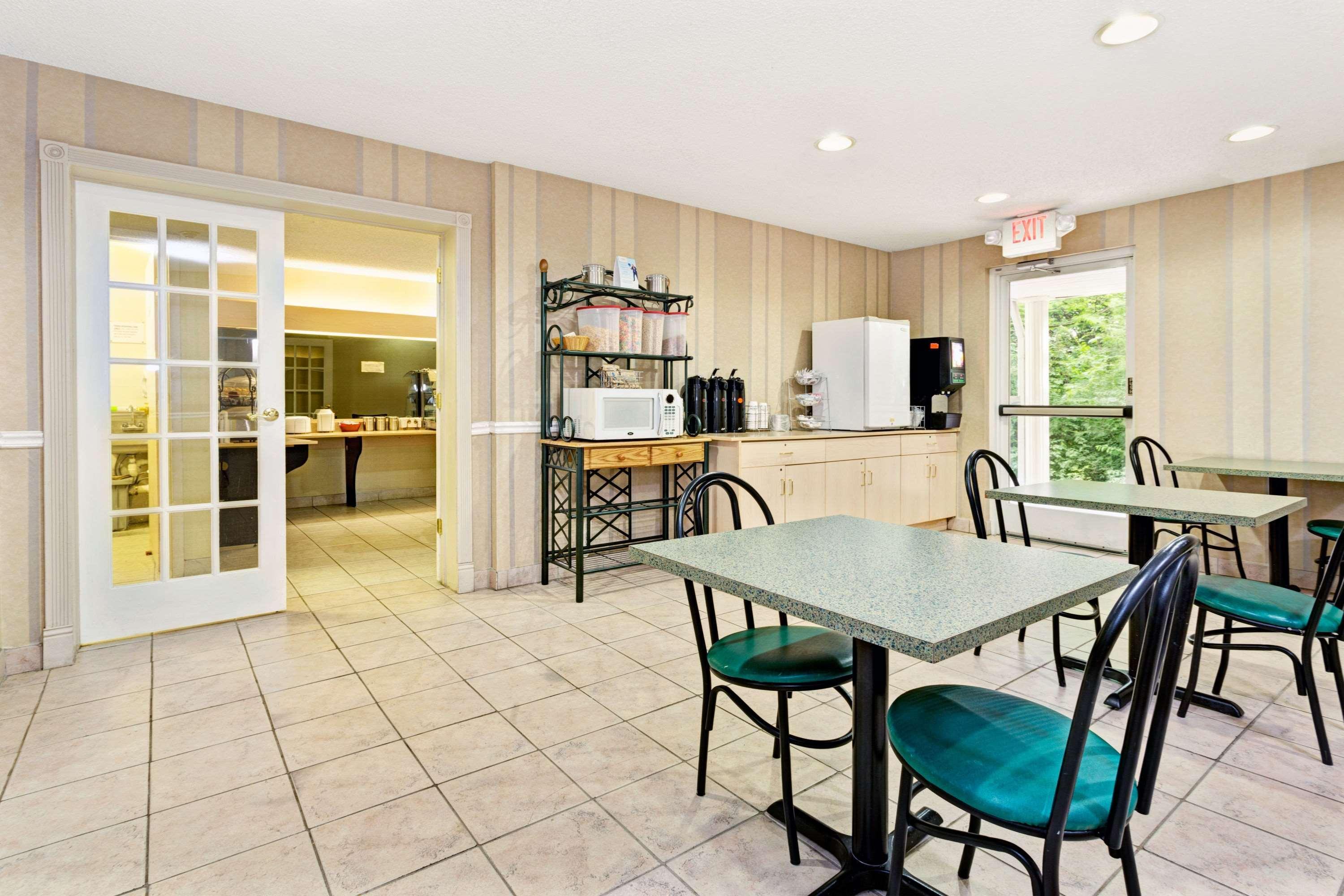 Microtel Inn & Suites By Wyndham Florence/Cincinnati Airpo Экстерьер фото