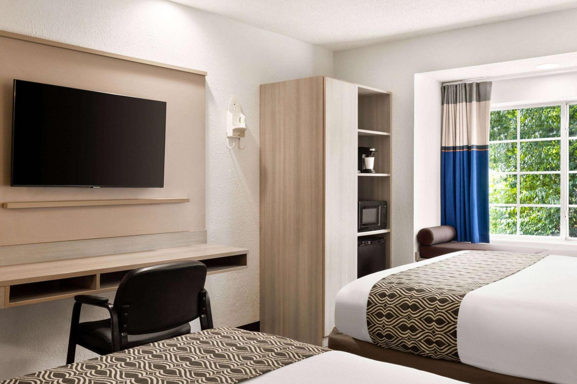 Microtel Inn & Suites By Wyndham Florence/Cincinnati Airpo Экстерьер фото