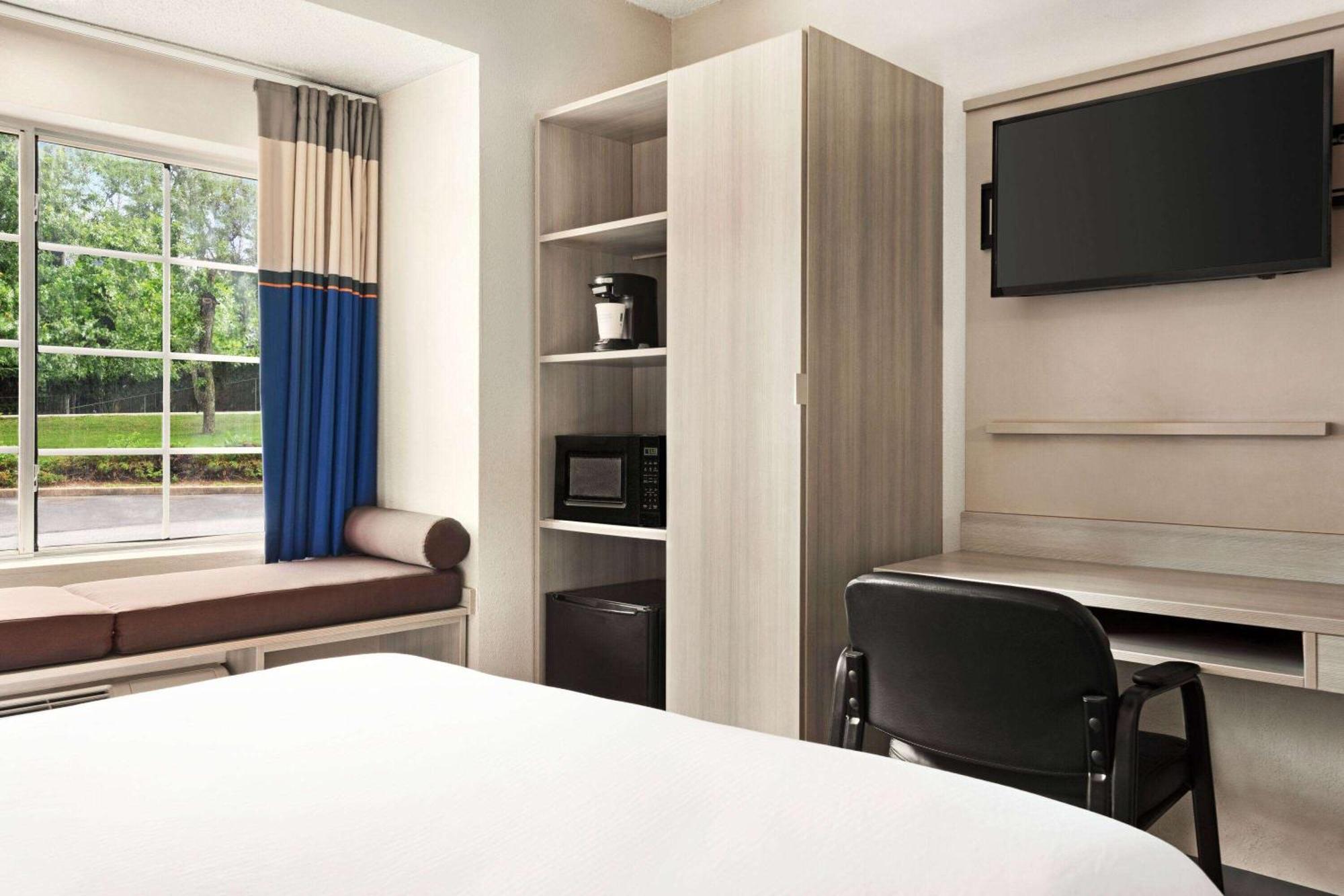 Microtel Inn & Suites By Wyndham Florence/Cincinnati Airpo Экстерьер фото