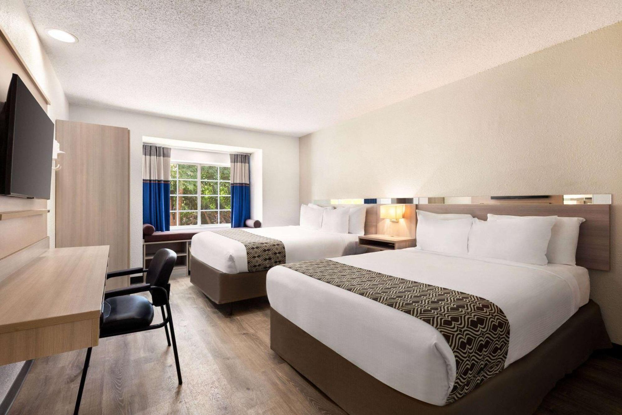 Microtel Inn & Suites By Wyndham Florence/Cincinnati Airpo Экстерьер фото
